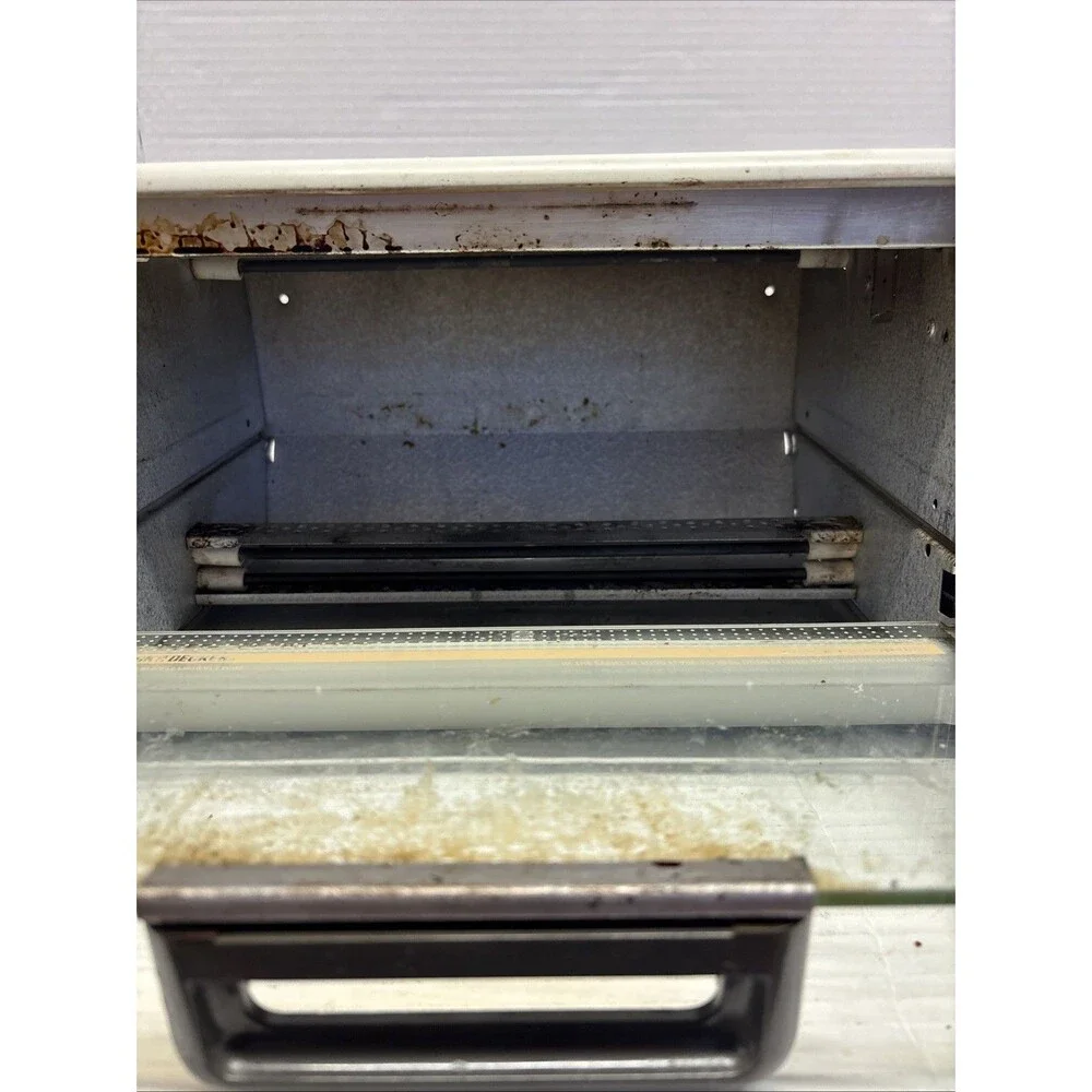 Black & Decker TRO400 TY4 Spacemaker Toast-R-Oven Tested No Hardware & Dirty